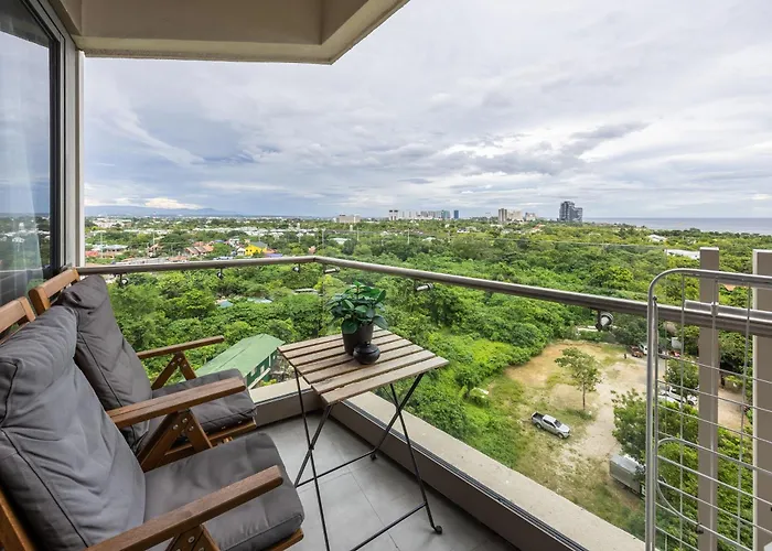 Comfort At Tambuli Residences Ocean View By Dominik With Pool Access & Balcony In Mactan *